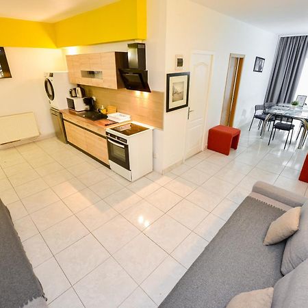 The Lincoln Suites - Central Shabbat Friendly Apartments Бухарест Экстерьер фото