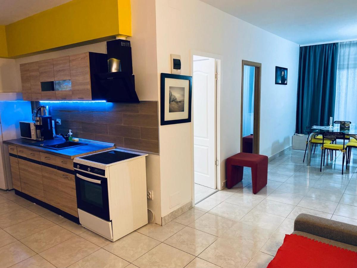 The Lincoln Suites - Central Shabbat Friendly Apartments Бухарест Экстерьер фото