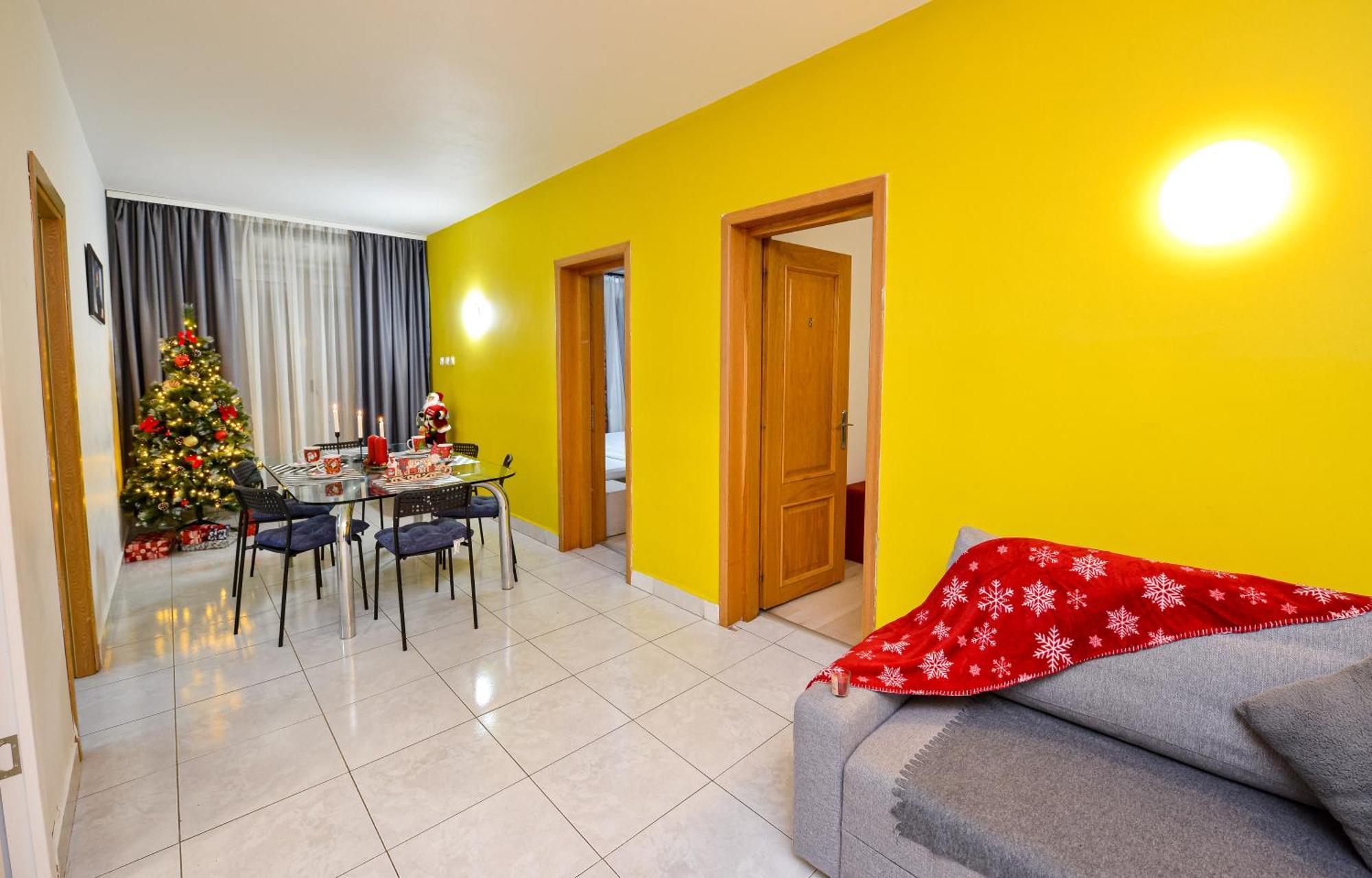 The Lincoln Suites - Central Shabbat Friendly Apartments Бухарест Экстерьер фото