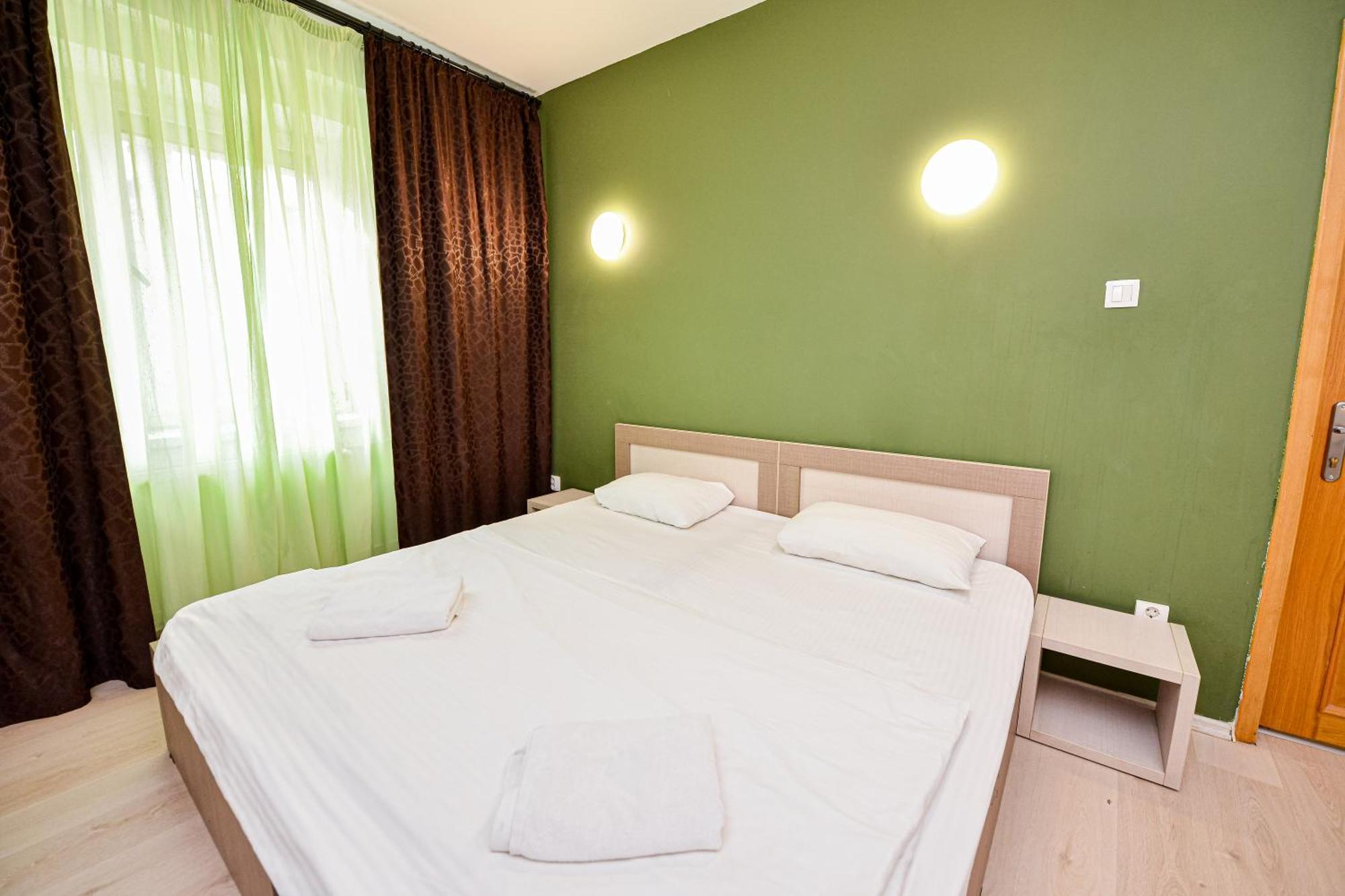 The Lincoln Suites - Central Shabbat Friendly Apartments Бухарест Экстерьер фото