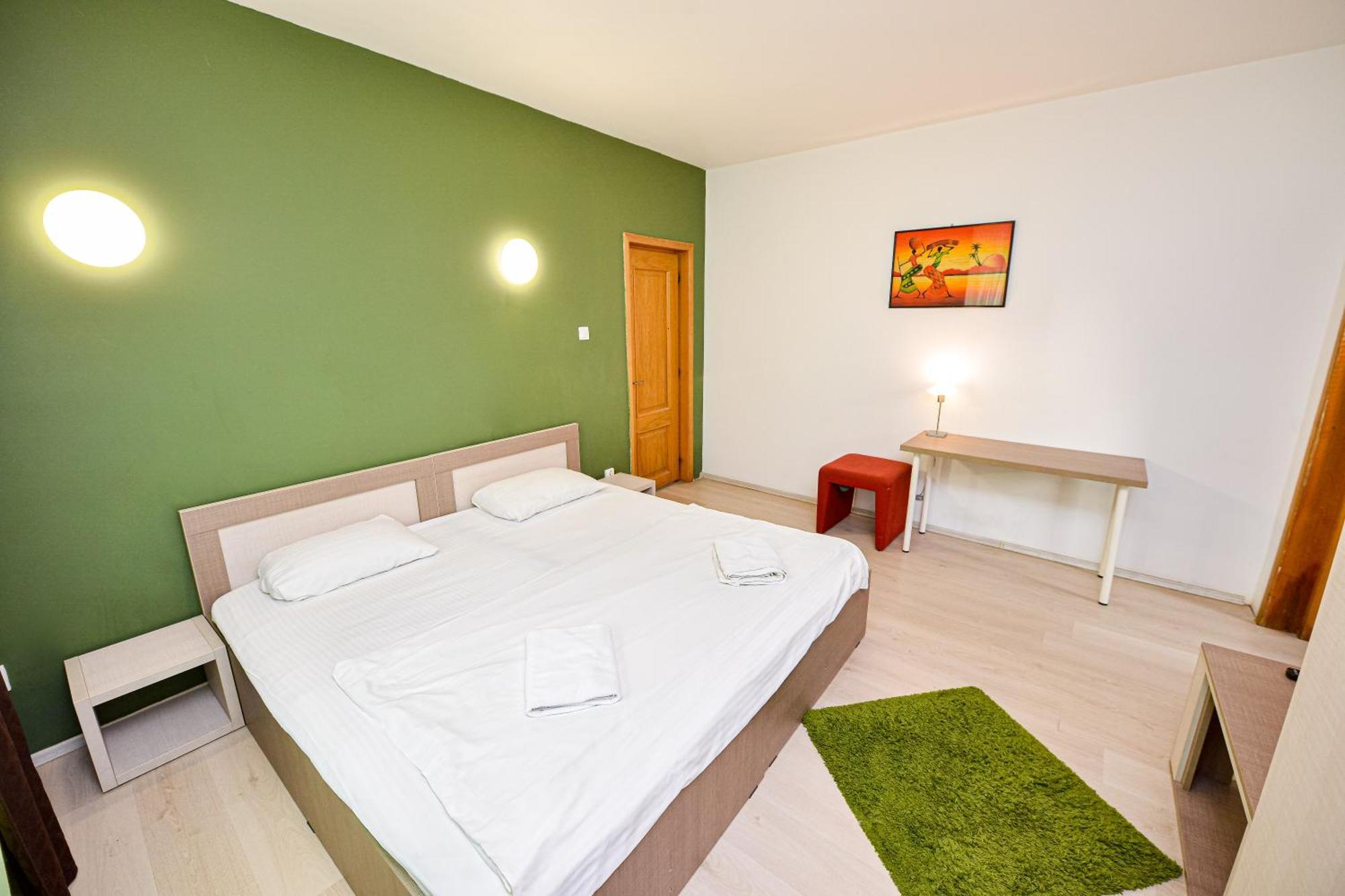 The Lincoln Suites - Central Shabbat Friendly Apartments Бухарест Экстерьер фото