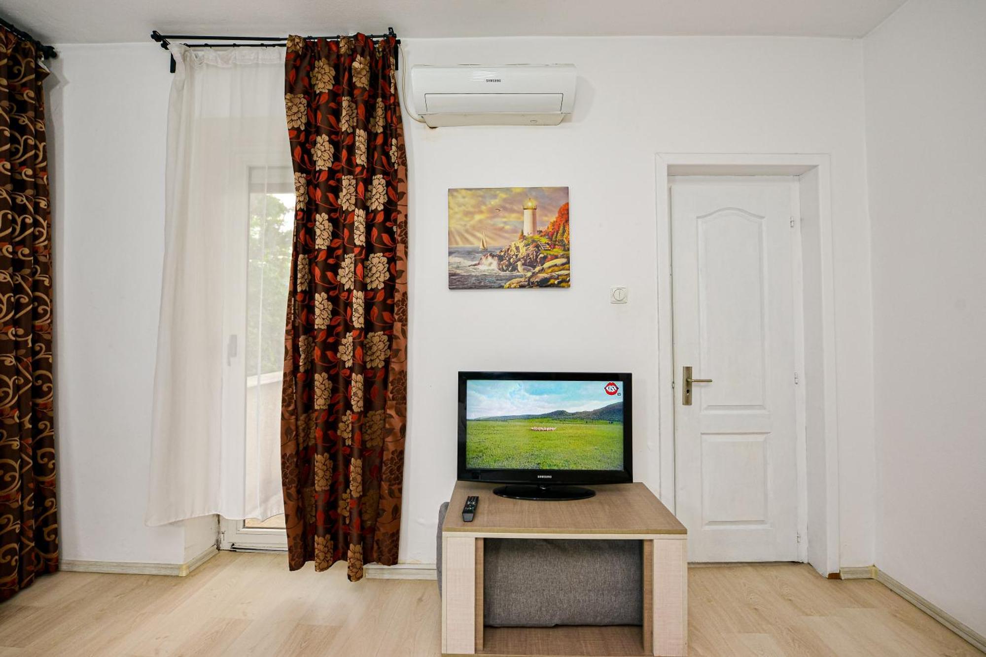 The Lincoln Suites - Central Shabbat Friendly Apartments Бухарест Экстерьер фото