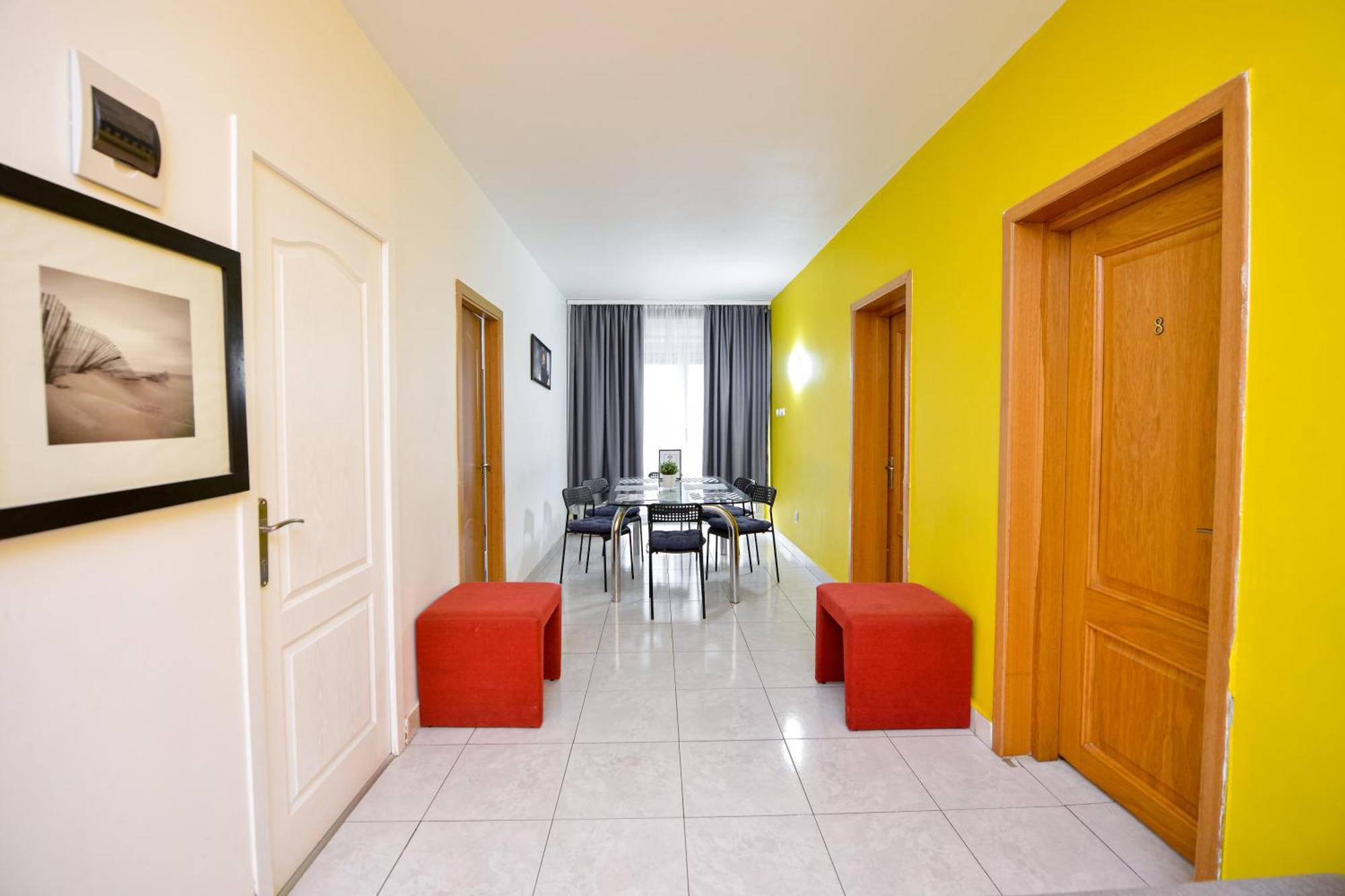 The Lincoln Suites - Central Shabbat Friendly Apartments Бухарест Экстерьер фото