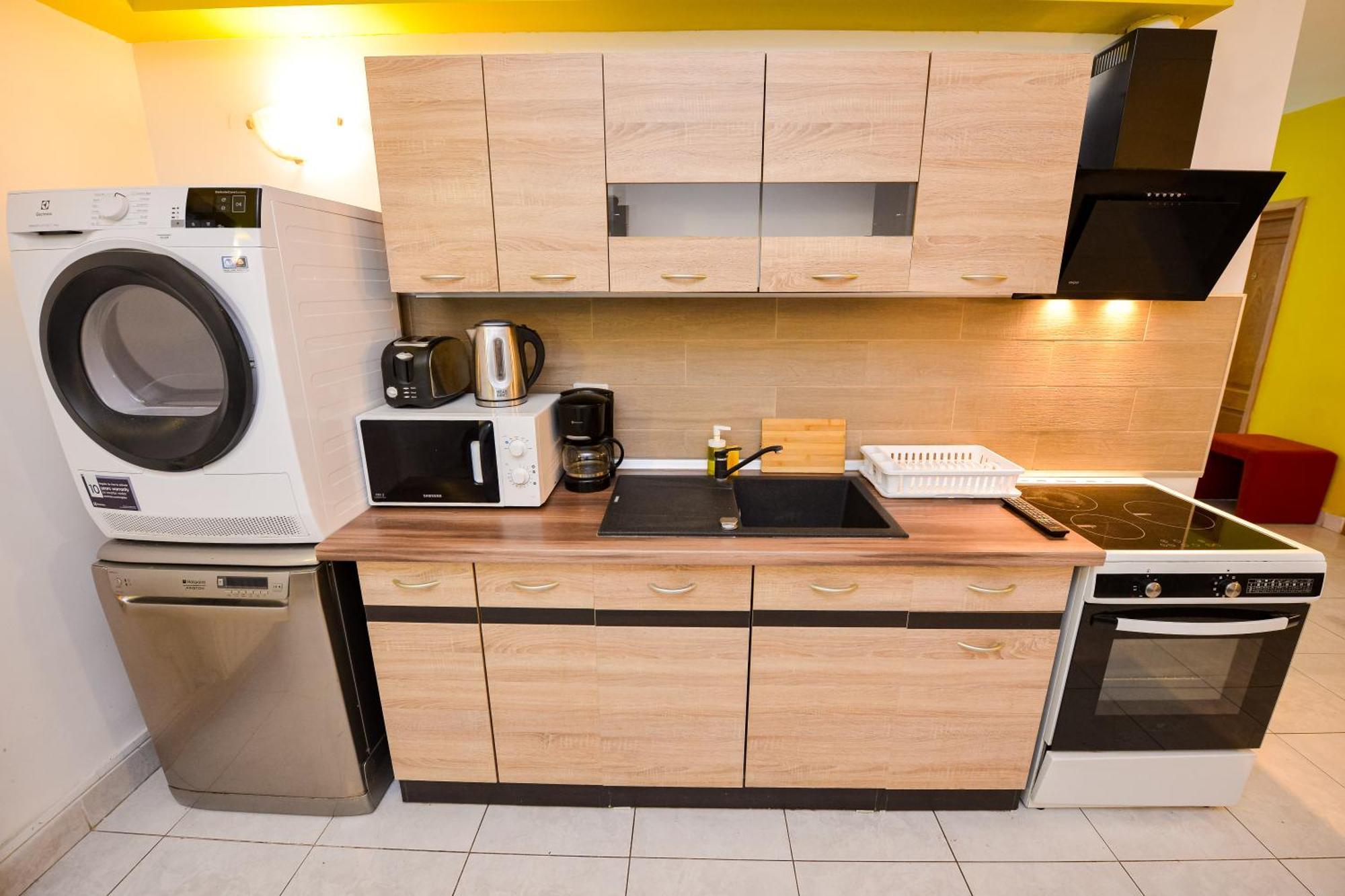 The Lincoln Suites - Central Shabbat Friendly Apartments Бухарест Экстерьер фото