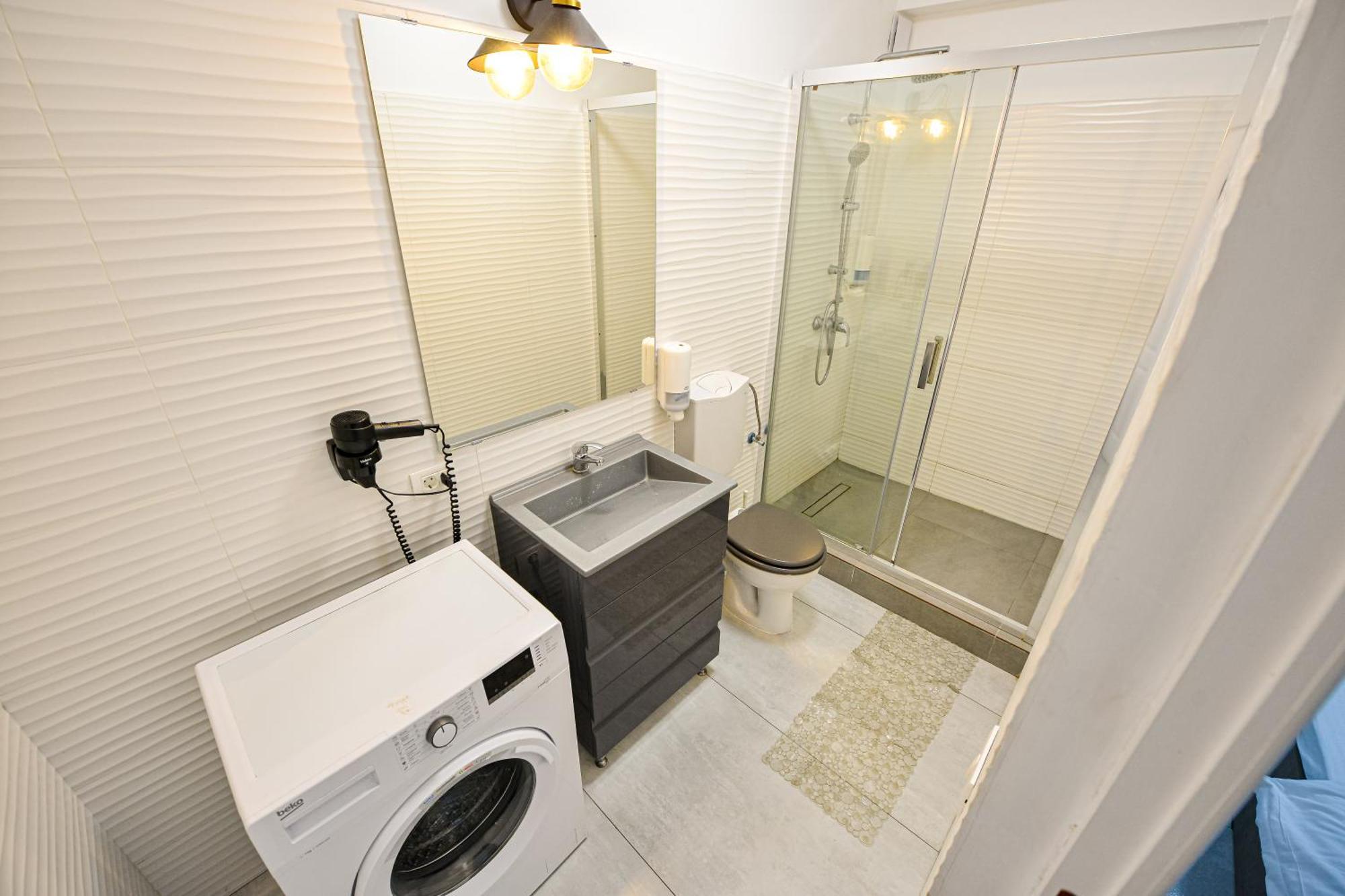 The Lincoln Suites - Central Shabbat Friendly Apartments Бухарест Экстерьер фото