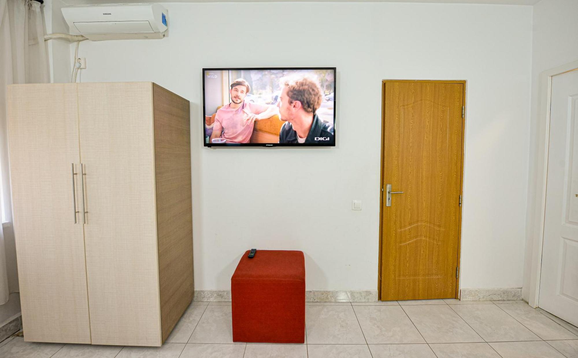 The Lincoln Suites - Central Shabbat Friendly Apartments Бухарест Экстерьер фото