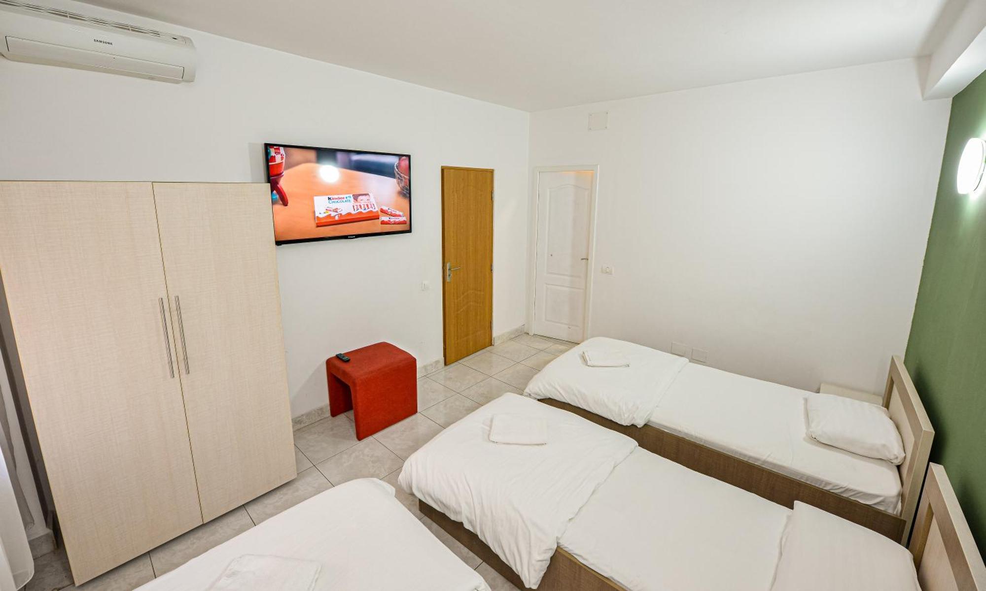 The Lincoln Suites - Central Shabbat Friendly Apartments Бухарест Экстерьер фото