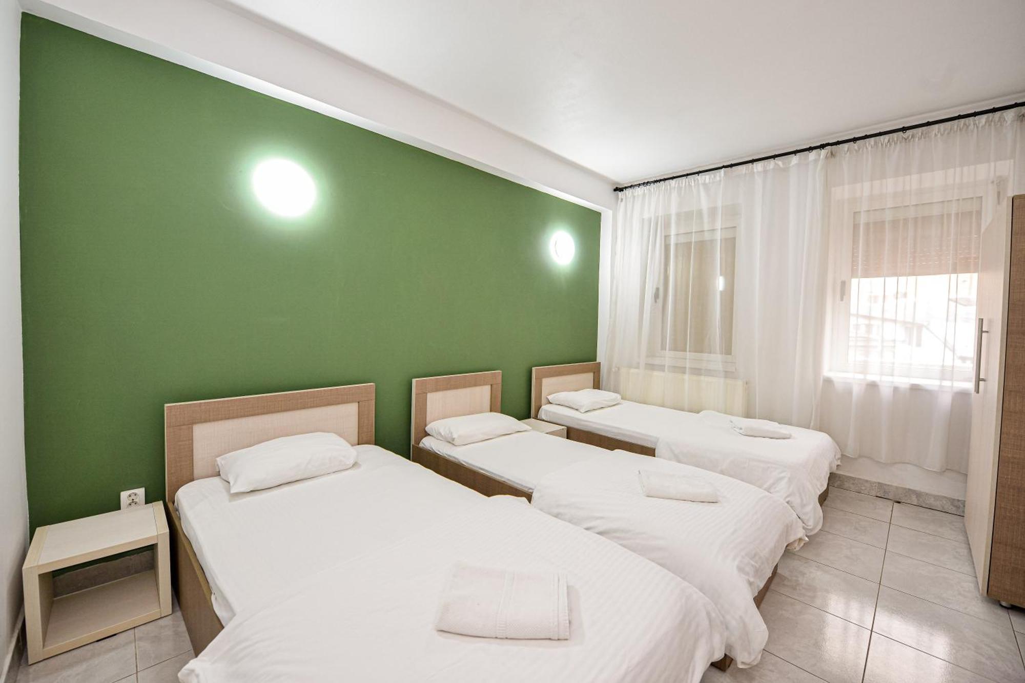 The Lincoln Suites - Central Shabbat Friendly Apartments Бухарест Экстерьер фото
