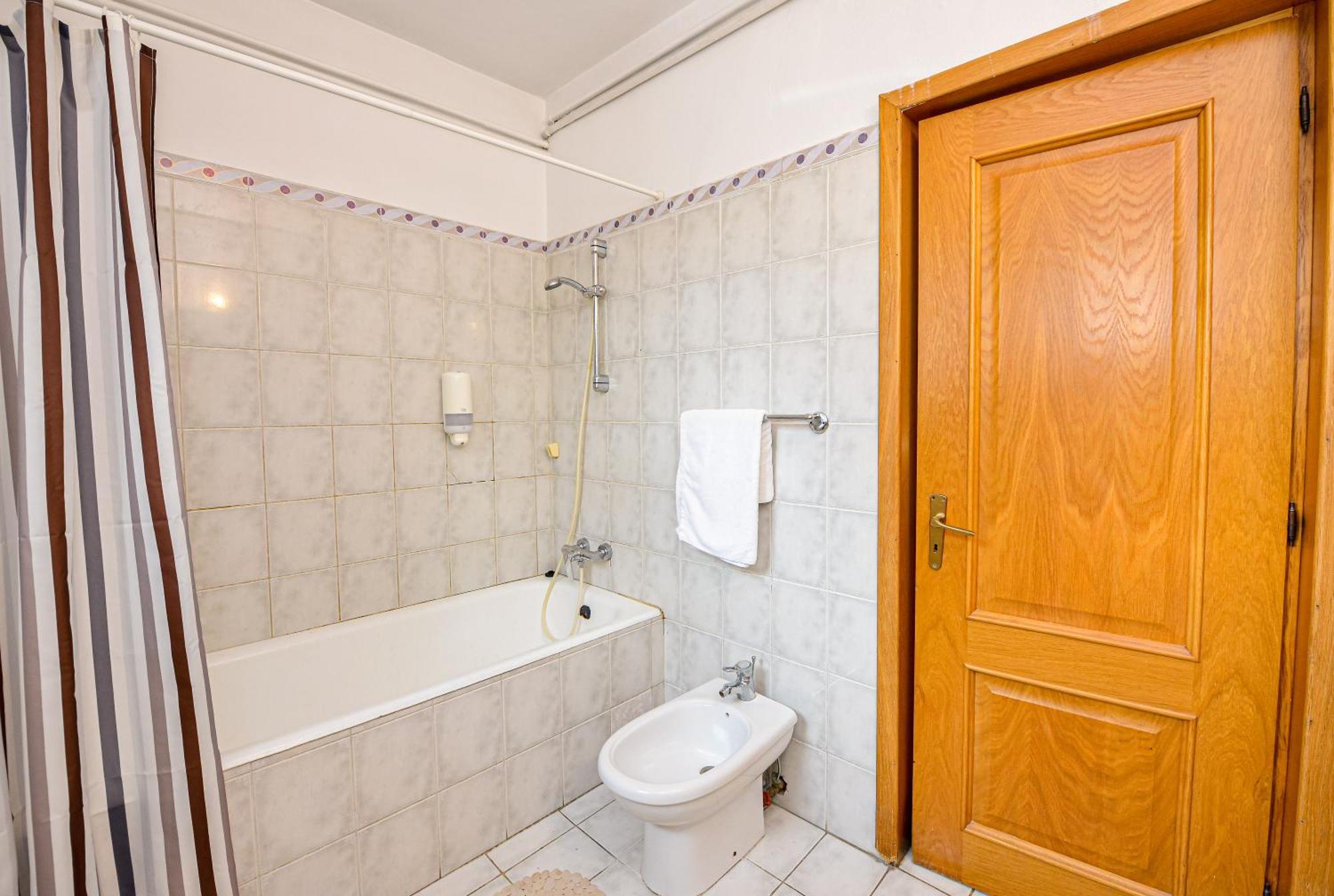 The Lincoln Suites - Central Shabbat Friendly Apartments Бухарест Экстерьер фото